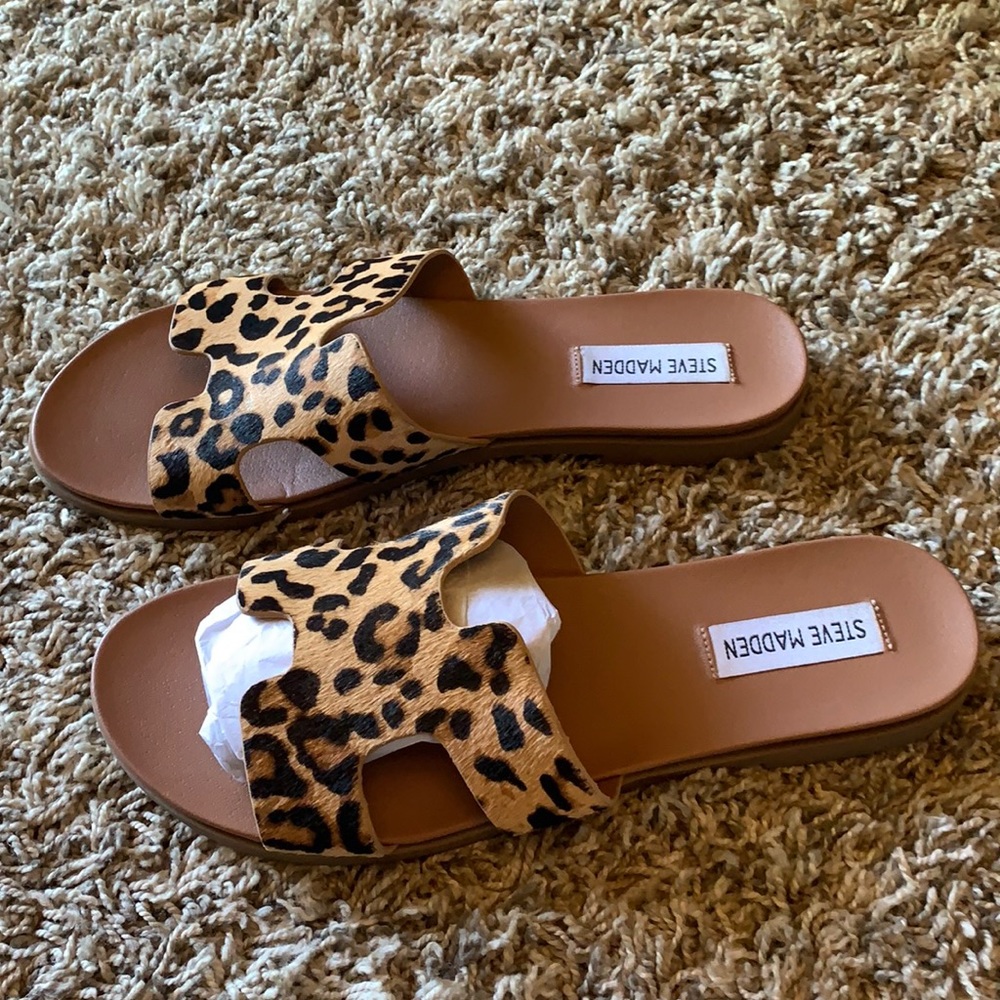 Steve Madden slip on Sandal